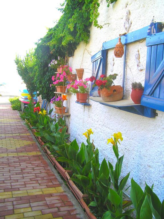 Katerina Seaside Studios Platanias  Bagian luar foto